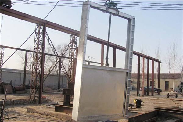 Corrosion environment and factors affecting corrosion of sluice gate
