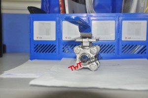 3 pieces manual operated threaded end ball valve