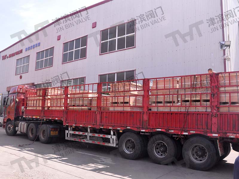 The welded ball valve sent to Belarus has been shipped