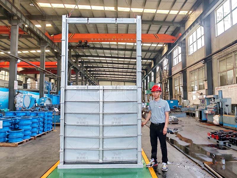 DN1600 stainless steel flange penstock gate can be connected to the pipeline