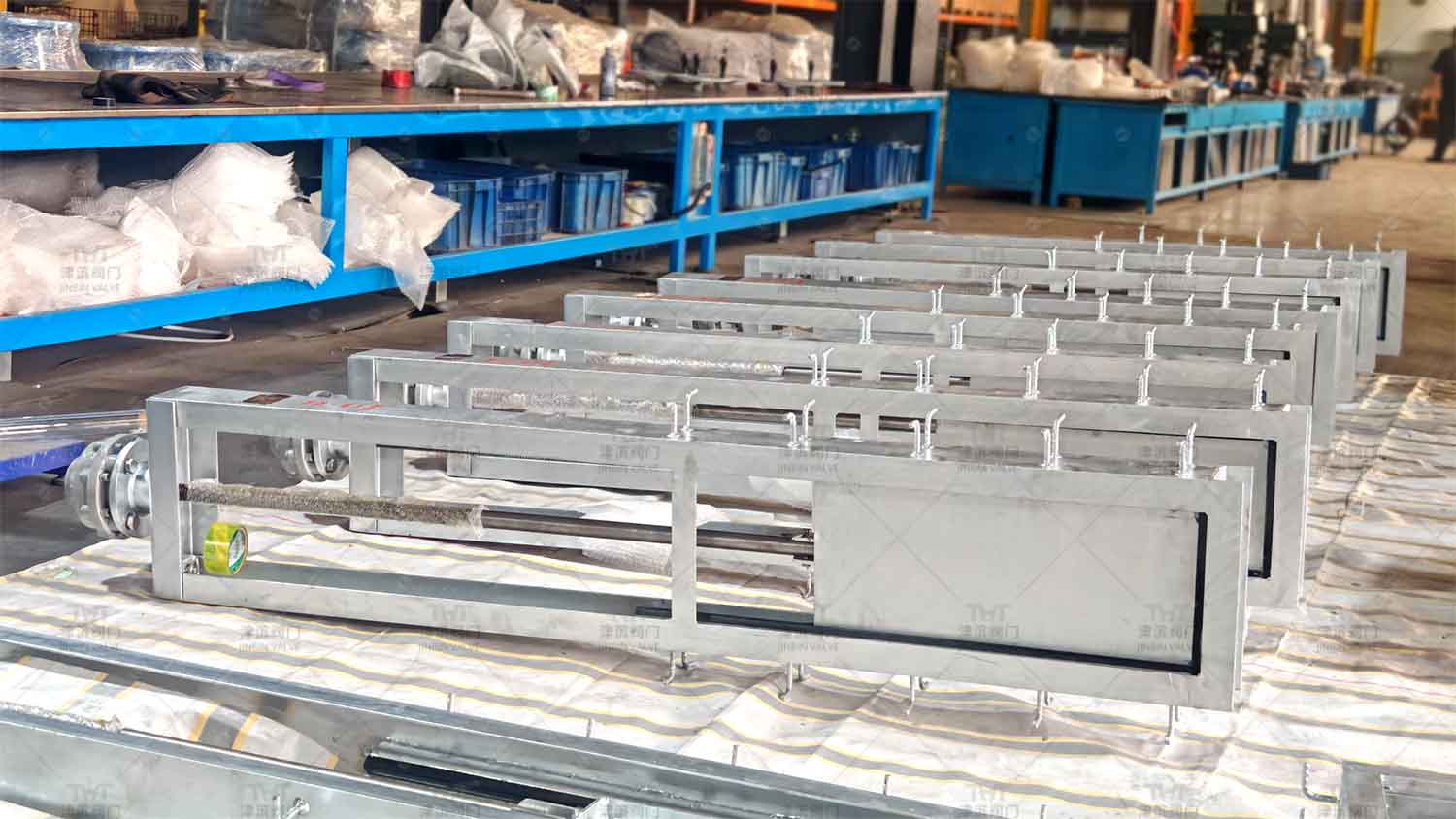 Manual carbon cteel channel penstocks 1