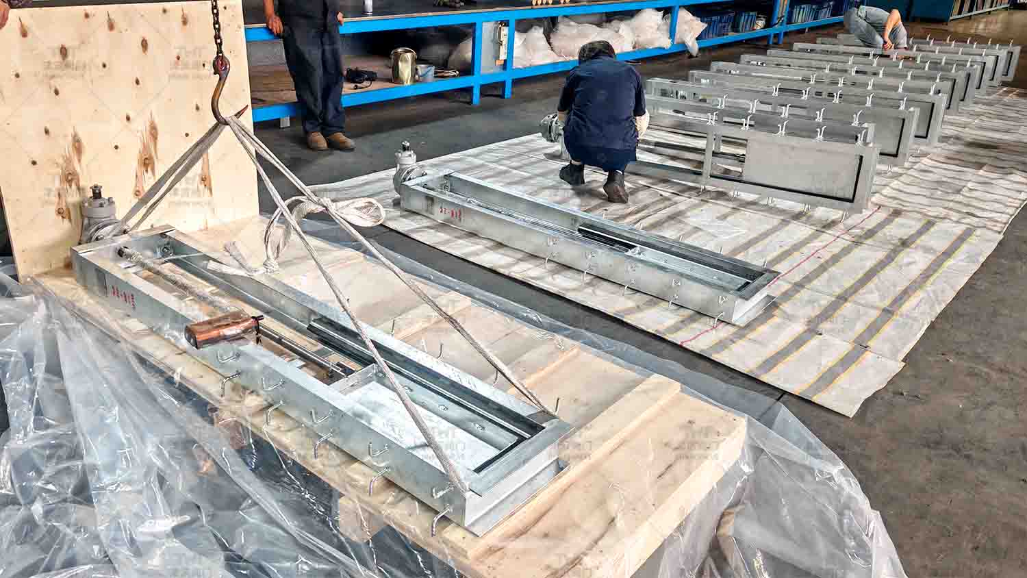 Manual carbon cteel channel penstocks 2