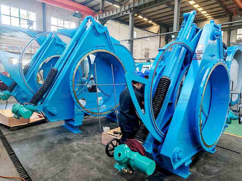 DN1300 and DN1650 Swing blind valves shipped to Russia