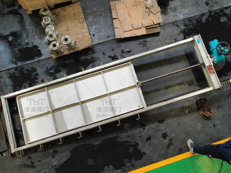 Factory commissioning of 2-meter channel penstock gate