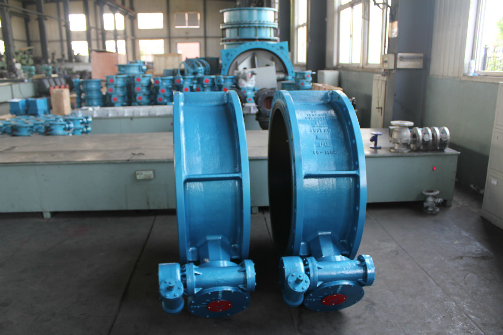 Bare stem flanged butterfly valve