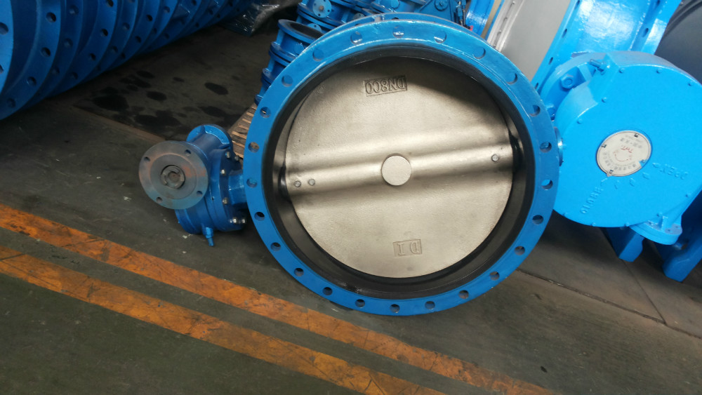 Manual resilient seat flanged butterfly valve