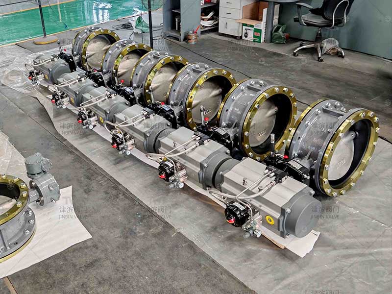 The pneumatic flanged butterfly valve has been dispatched